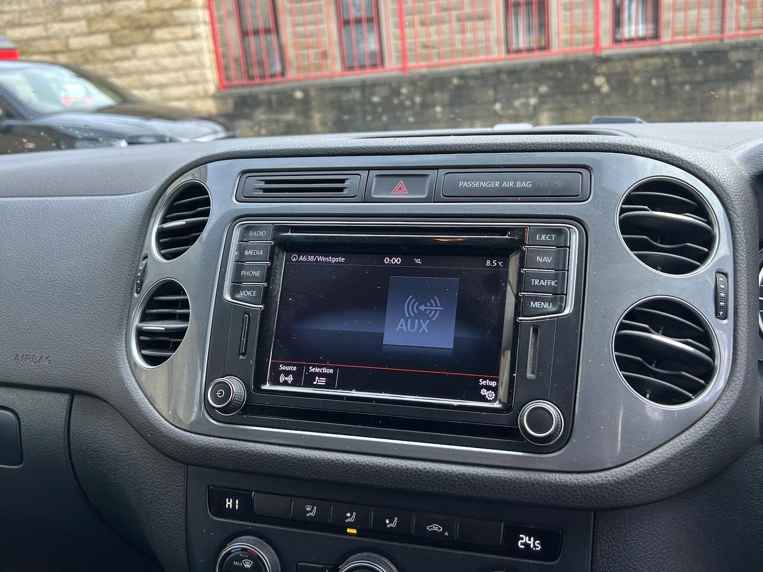 Used Volkswagen Tiguan 2015 for sale - 77174890: Photo 37