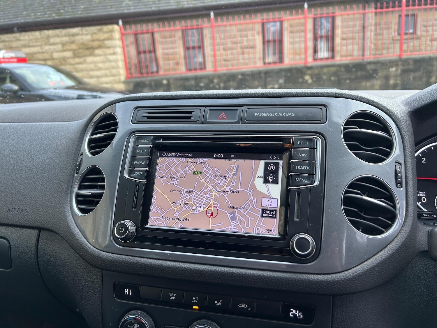 Used Volkswagen Tiguan 2015 for sale - 77174890: Photo 40