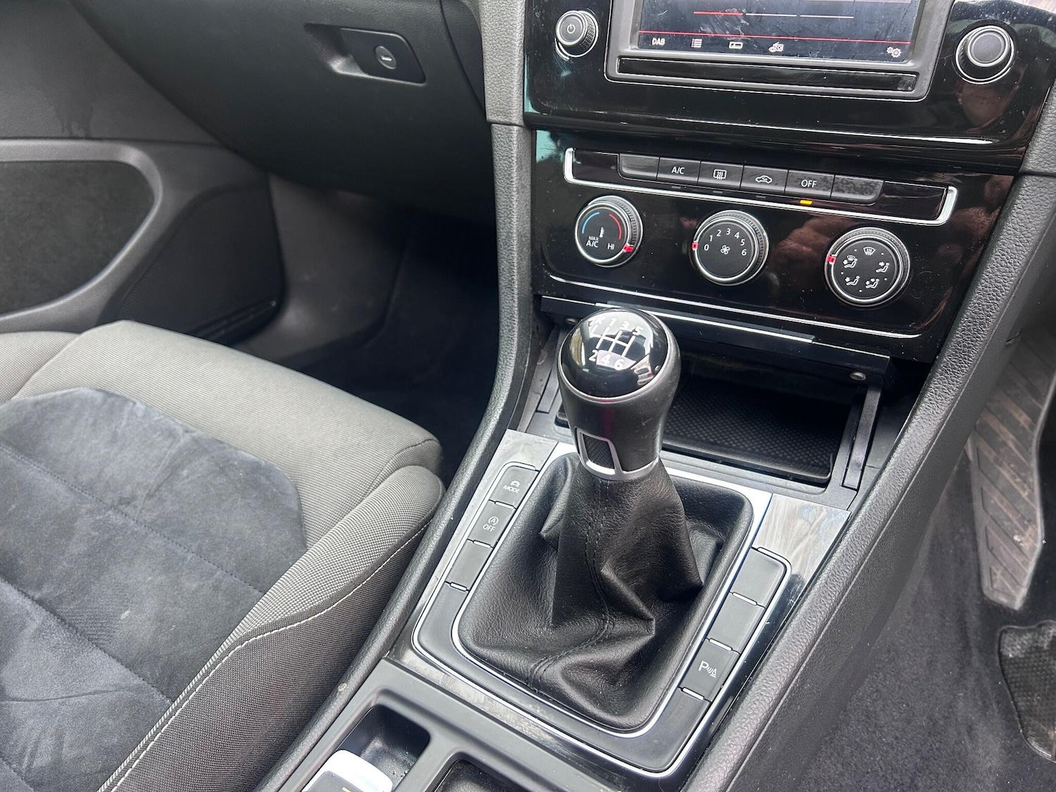 Used Volkswagen Golf 2016 for sale - 77119765: Photo 30