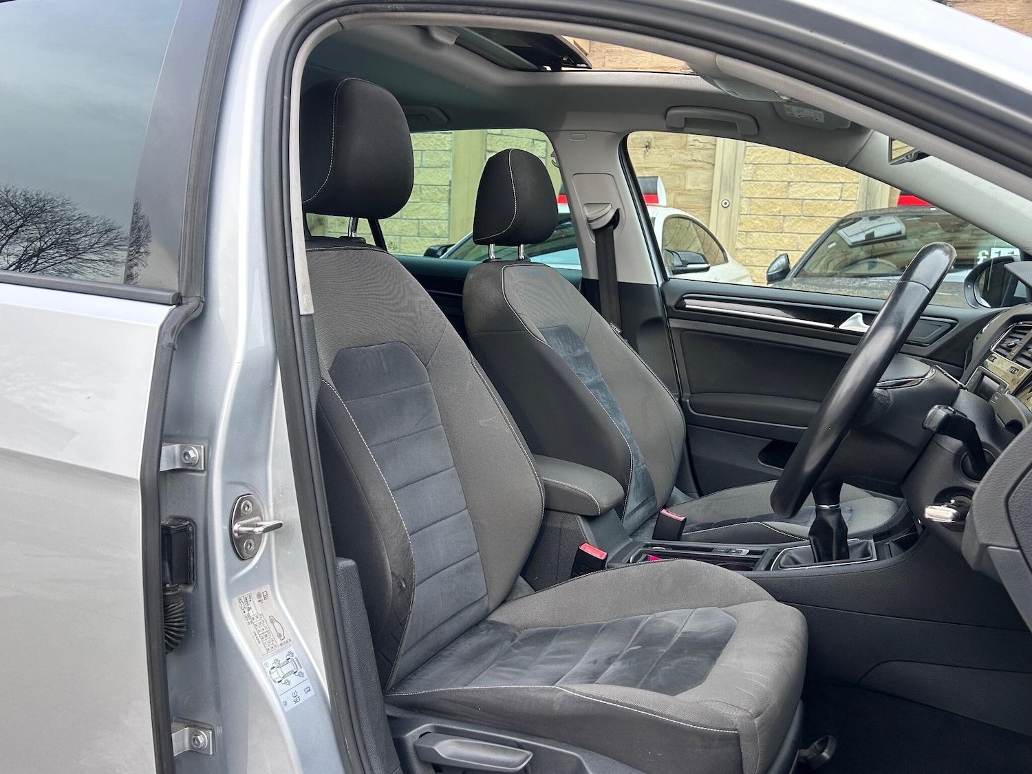 Used Volkswagen Golf 2016 for sale - 77119765: Photo 33