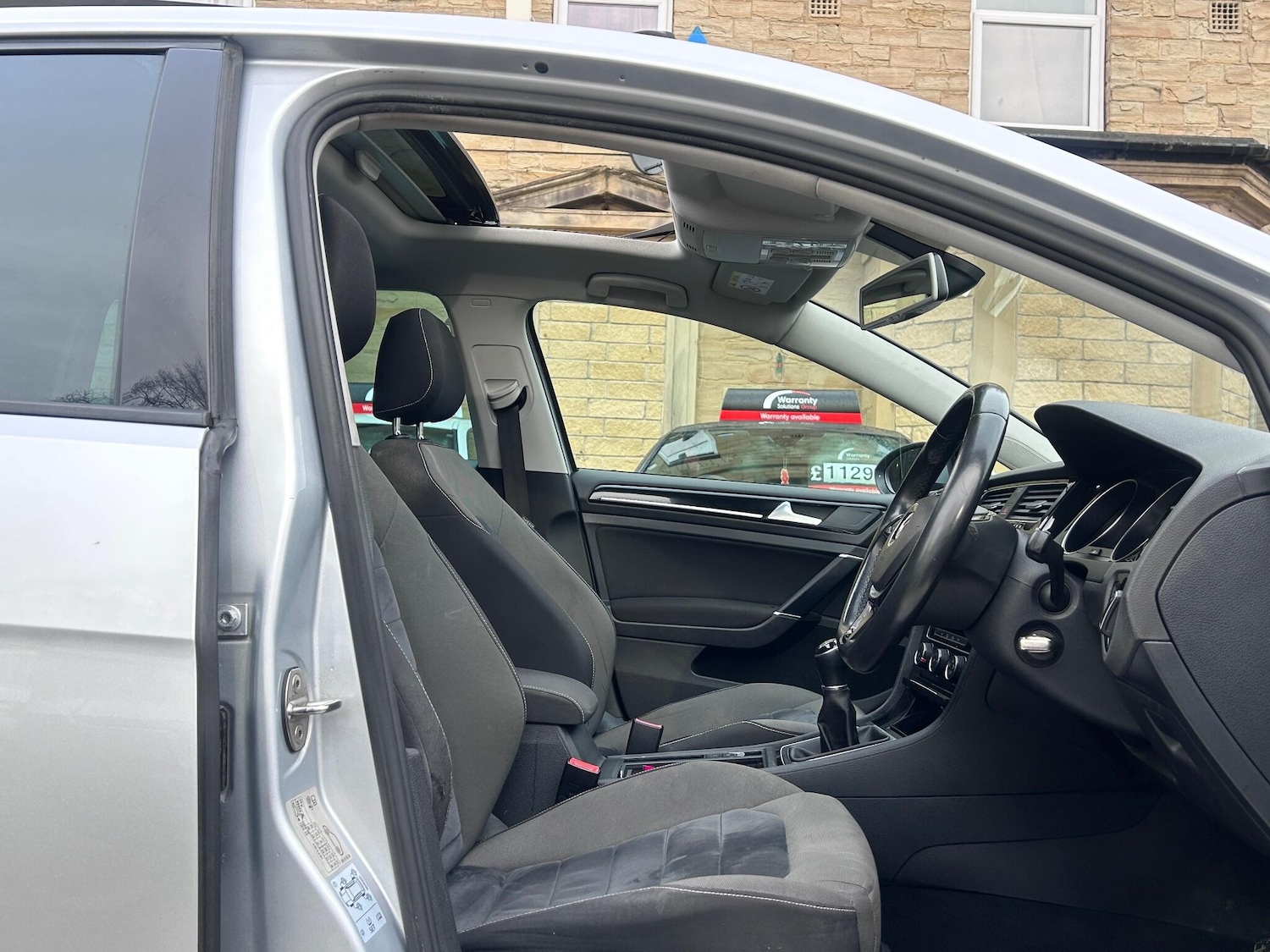 Used Volkswagen Golf 2016 for sale - 77119765: Photo 35