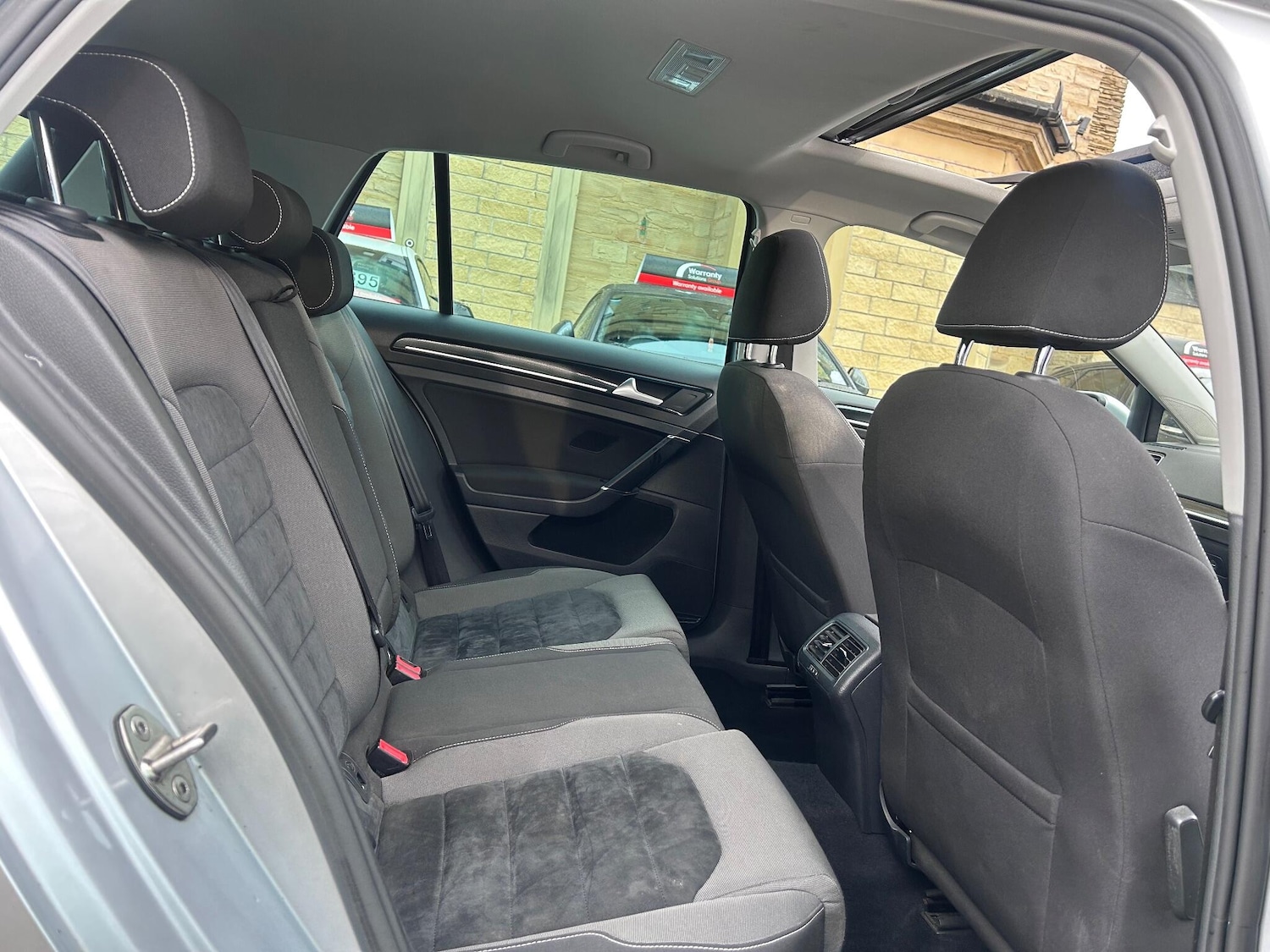 Used Volkswagen Golf 2016 for sale - 77119765: Photo 37