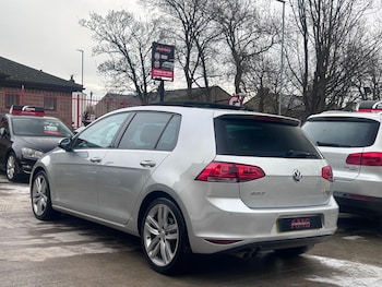 Used Volkswagen Golf 2016 for sale - 77119765: Photo