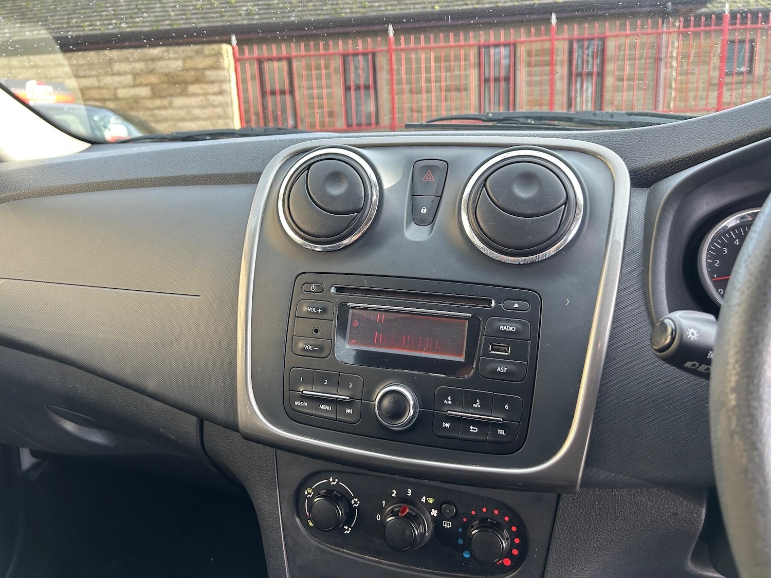 Used Dacia Sandero Stepway 2013 for sale - 77174903: Photo 15