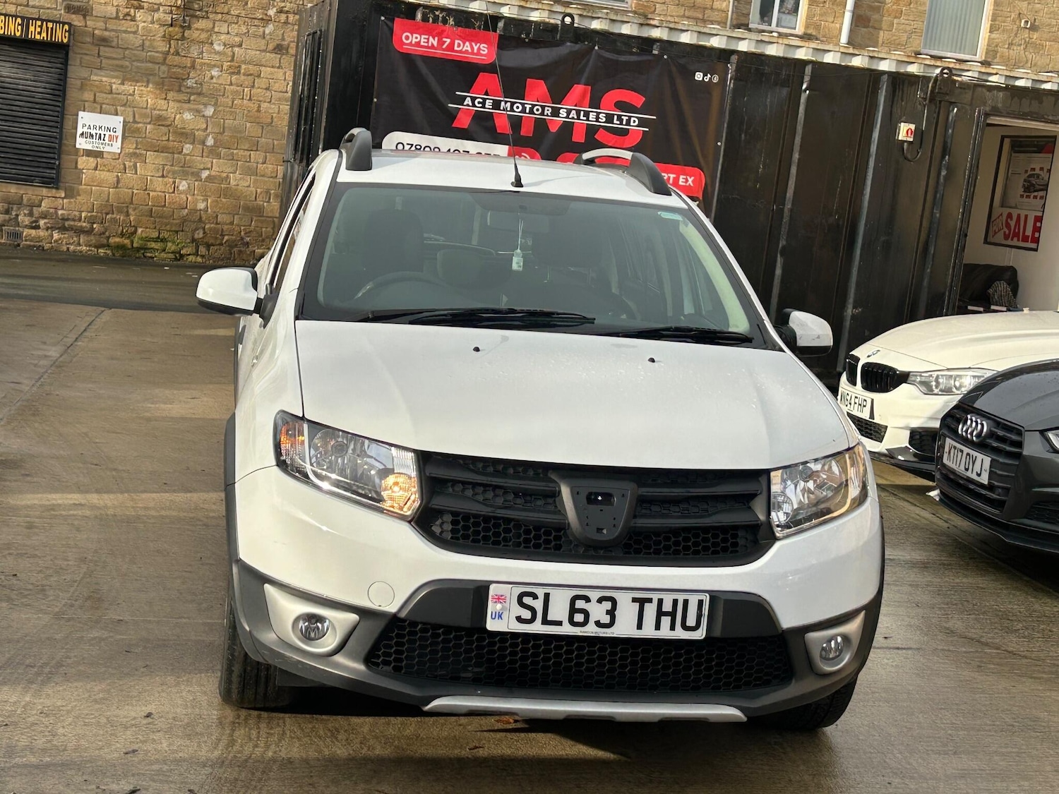 Used Dacia Sandero Stepway 2013 for sale - 77174903: Photo 2