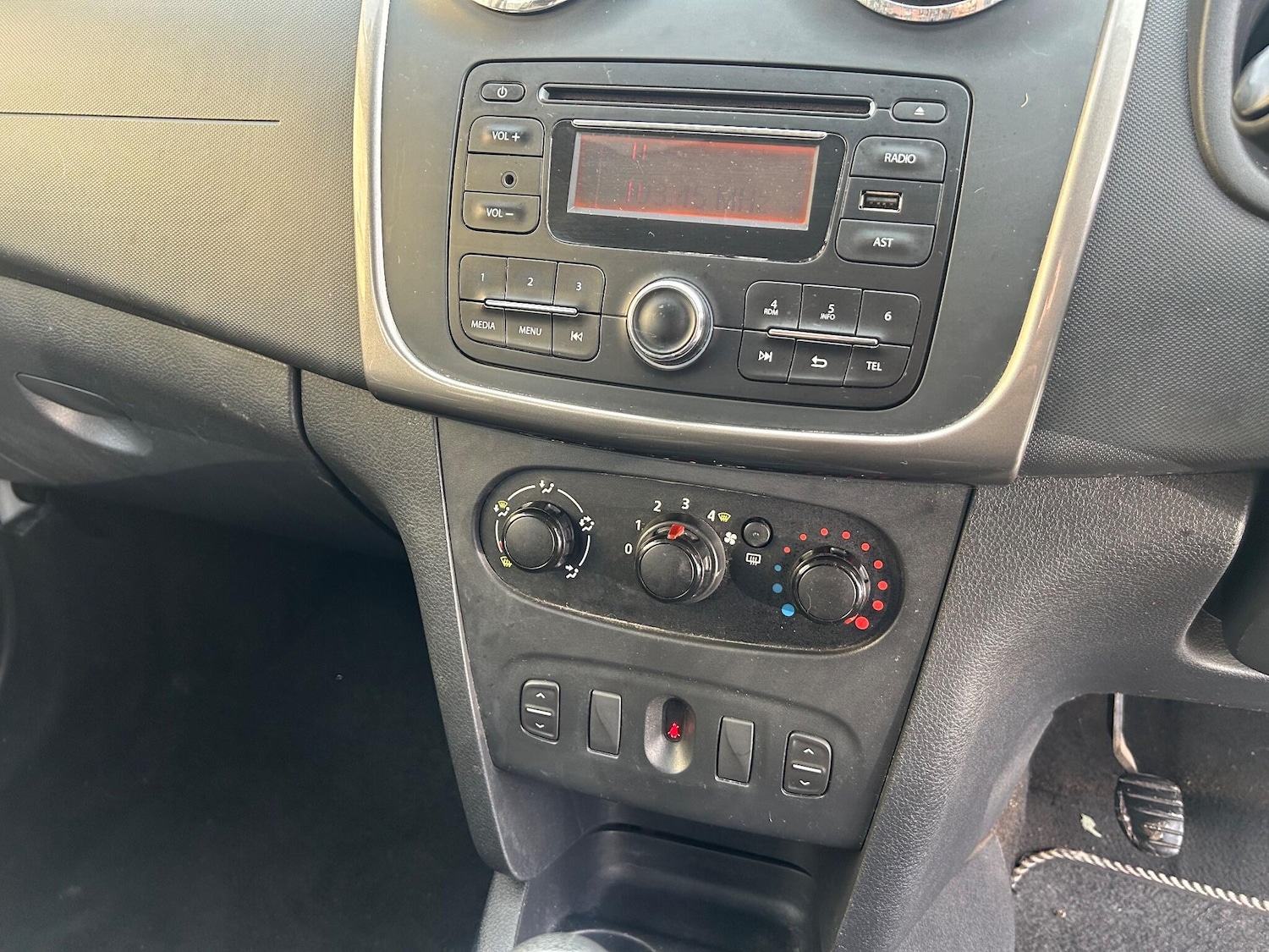 Used Dacia Sandero Stepway 2013 for sale - 77174903: Photo 25