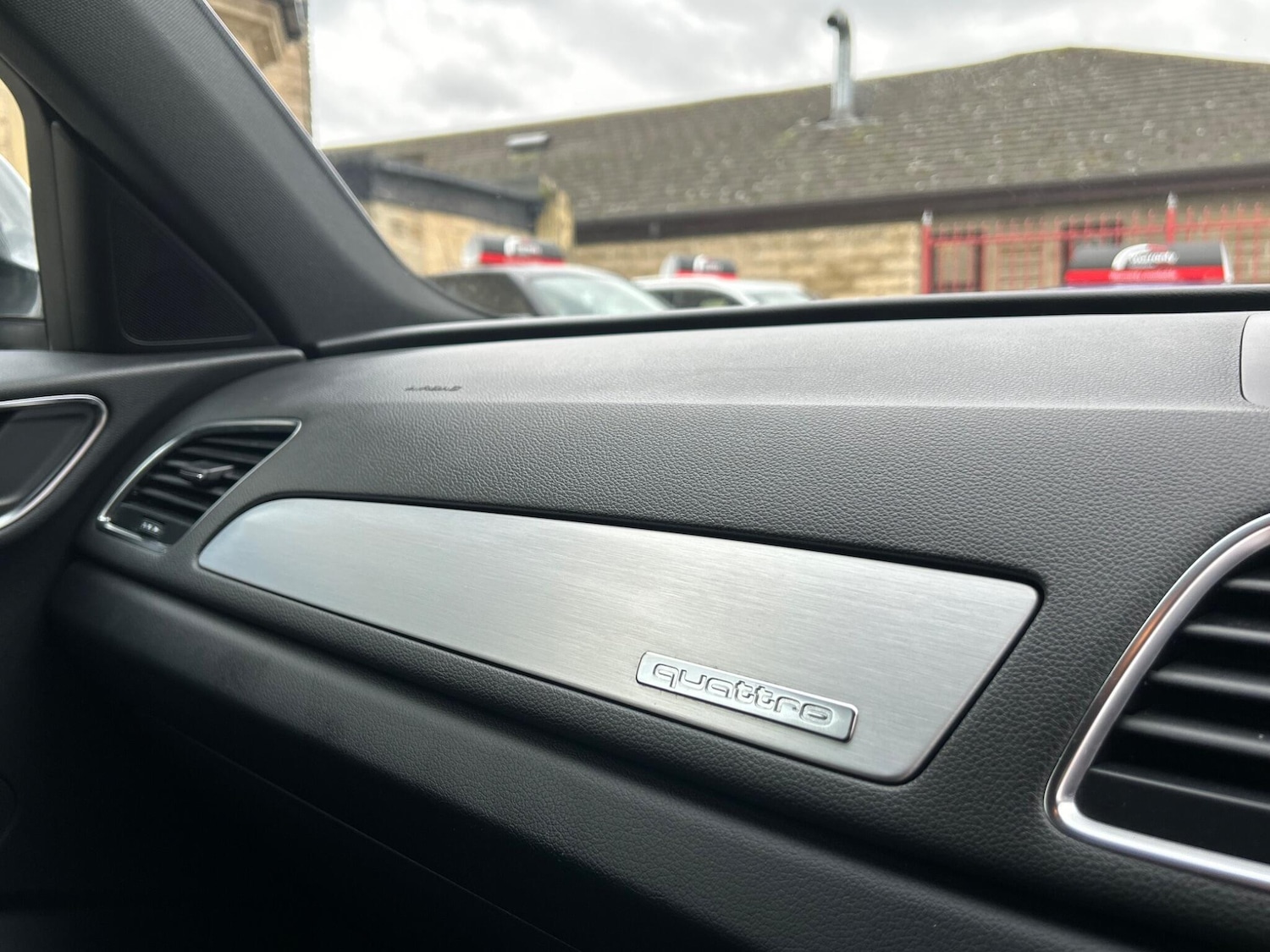 Used Audi Q3 2013 for sale - 77598411: Photo 65