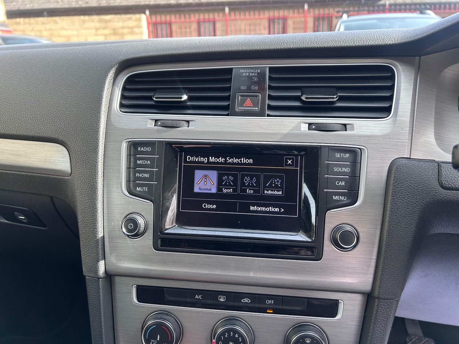 Used Volkswagen Golf 2014 for sale - 76824645: Photo 42