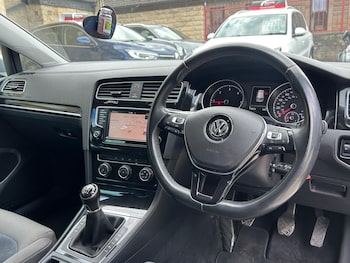 Used Volkswagen Golf 2015 for sale - 79076217: Photo
