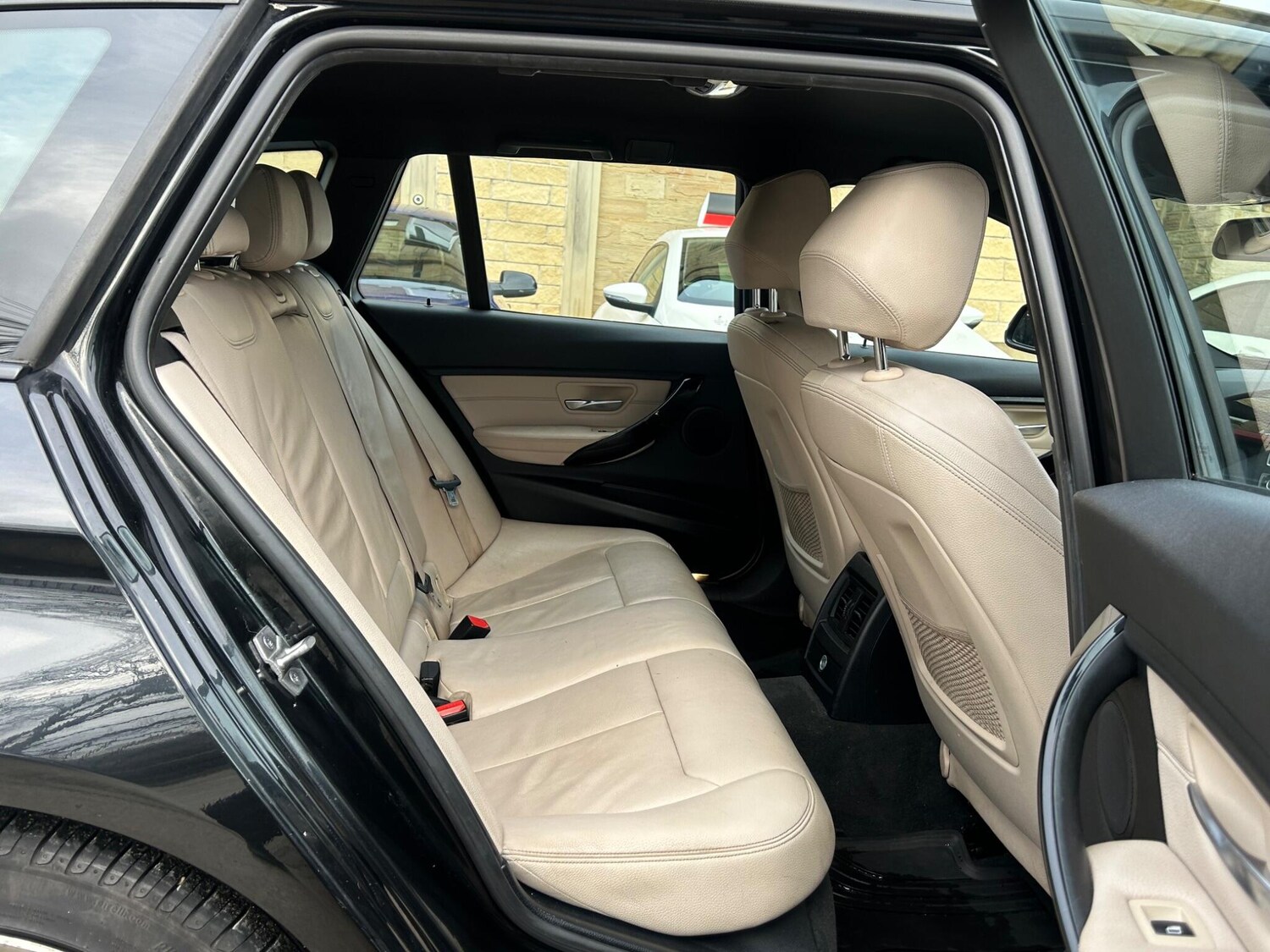 Used BMW 3 Series 2015 for sale - 77479532: Photo 29