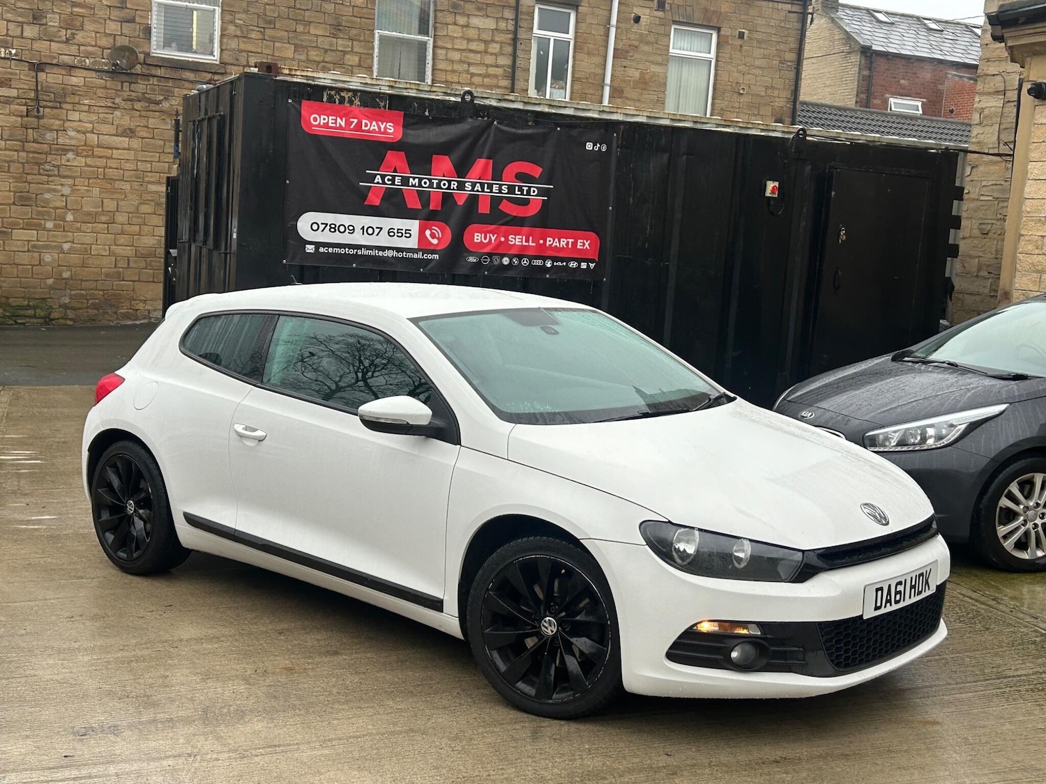 Used Volkswagen Scirocco 2011 for sale - 77387566: Photo 2