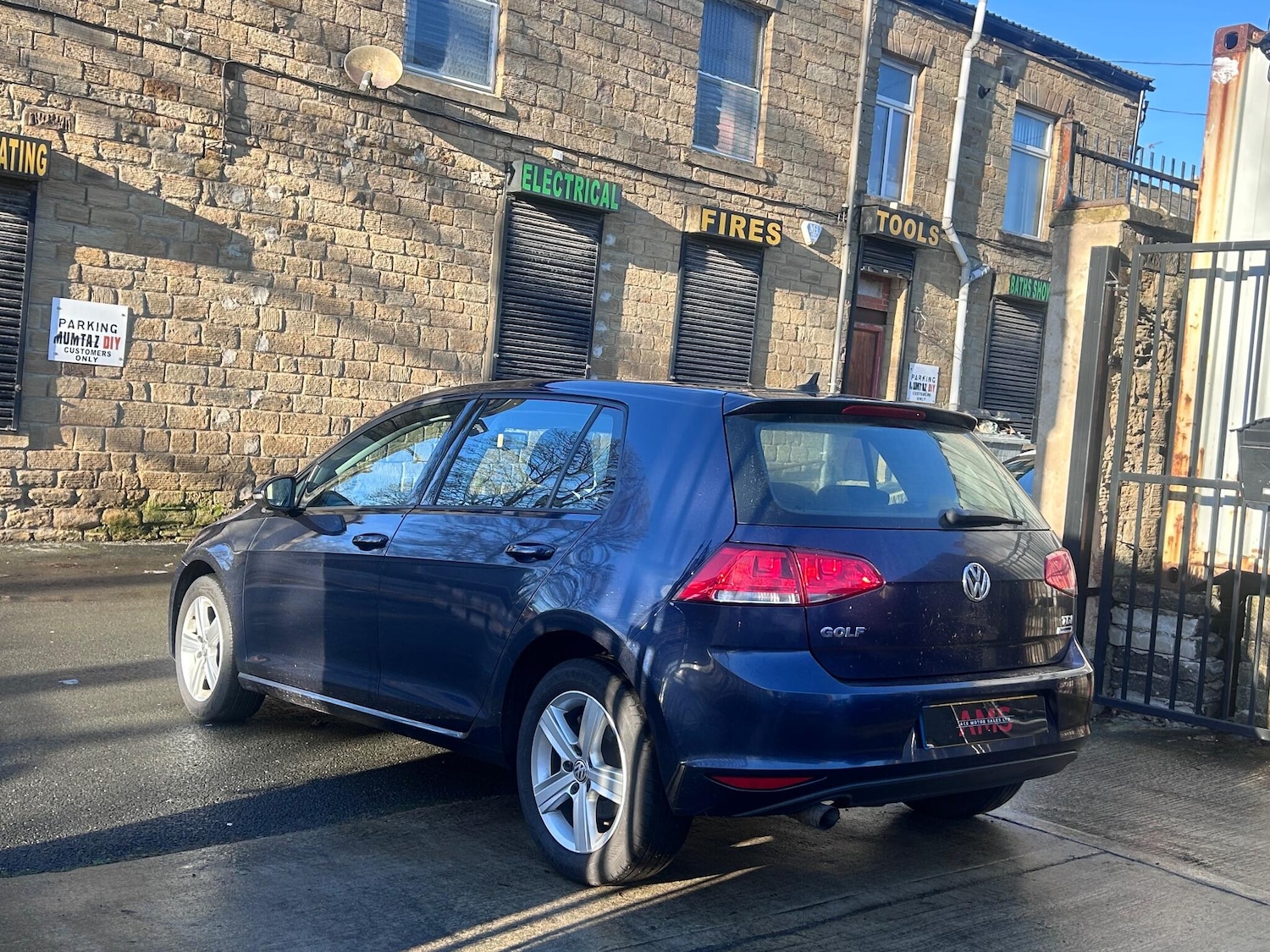 Used Volkswagen Golf 2014 for sale - 77131670: Photo 3