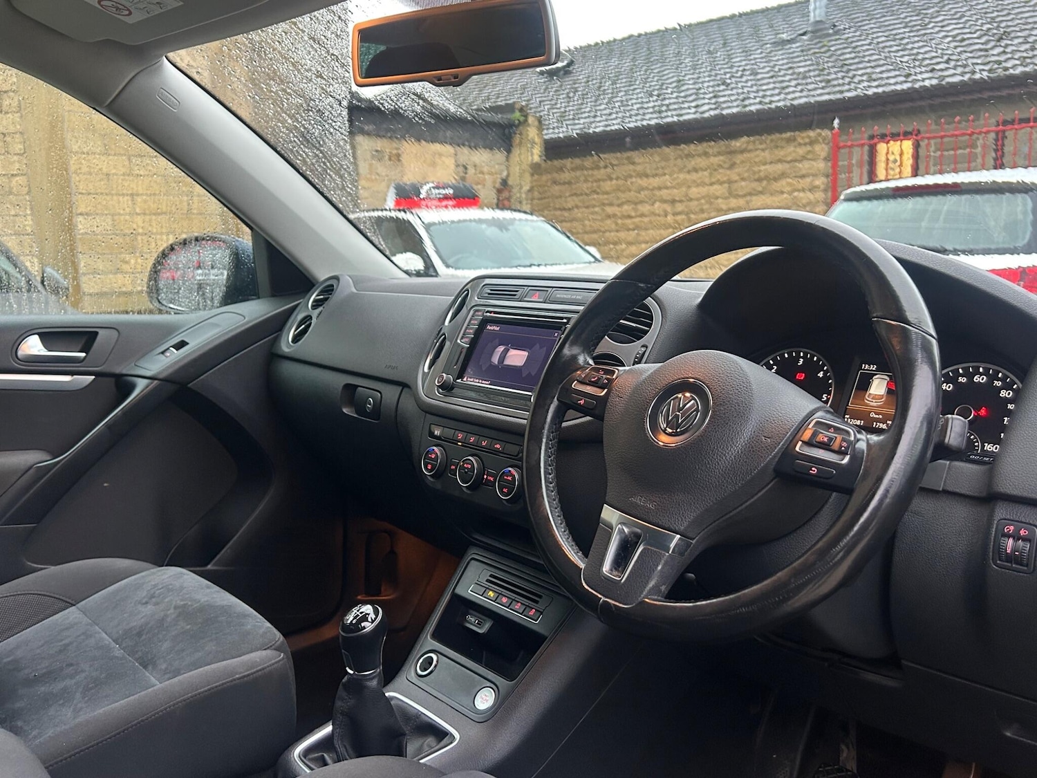 Used Volkswagen Tiguan 2015 for sale - 77345347: Photo 10