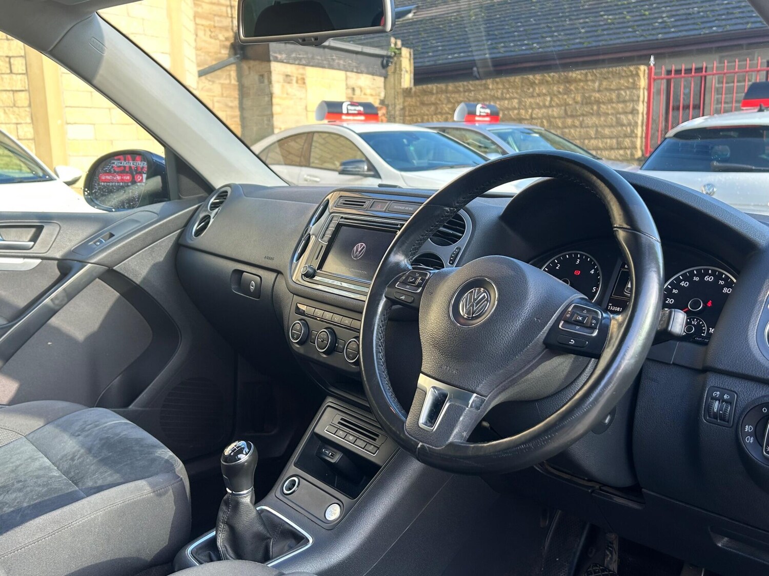 Used Volkswagen Tiguan 2015 for sale - 77345347: Photo 17