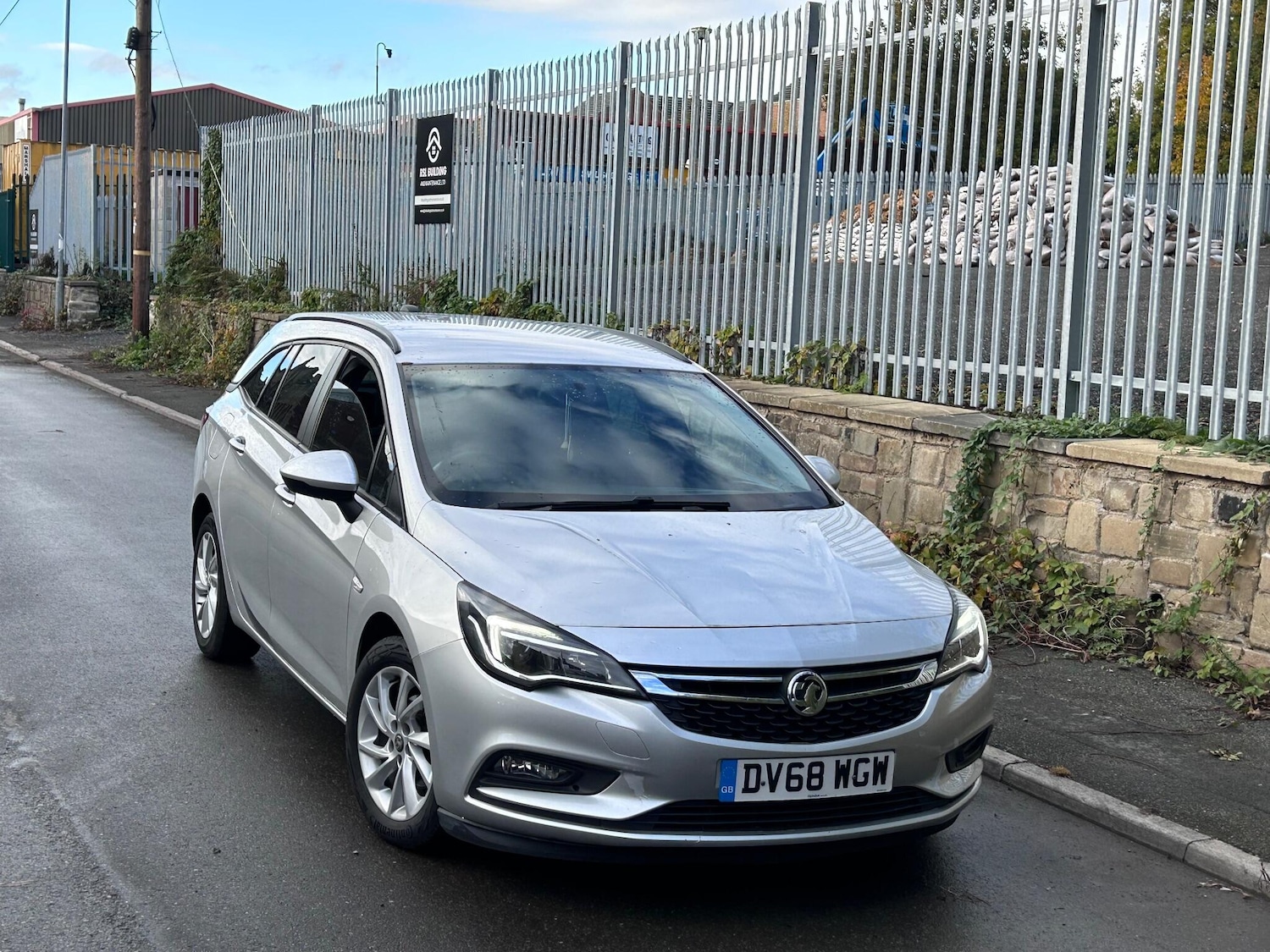 Used Vauxhall Astra for sale - 76825143: Photo 3