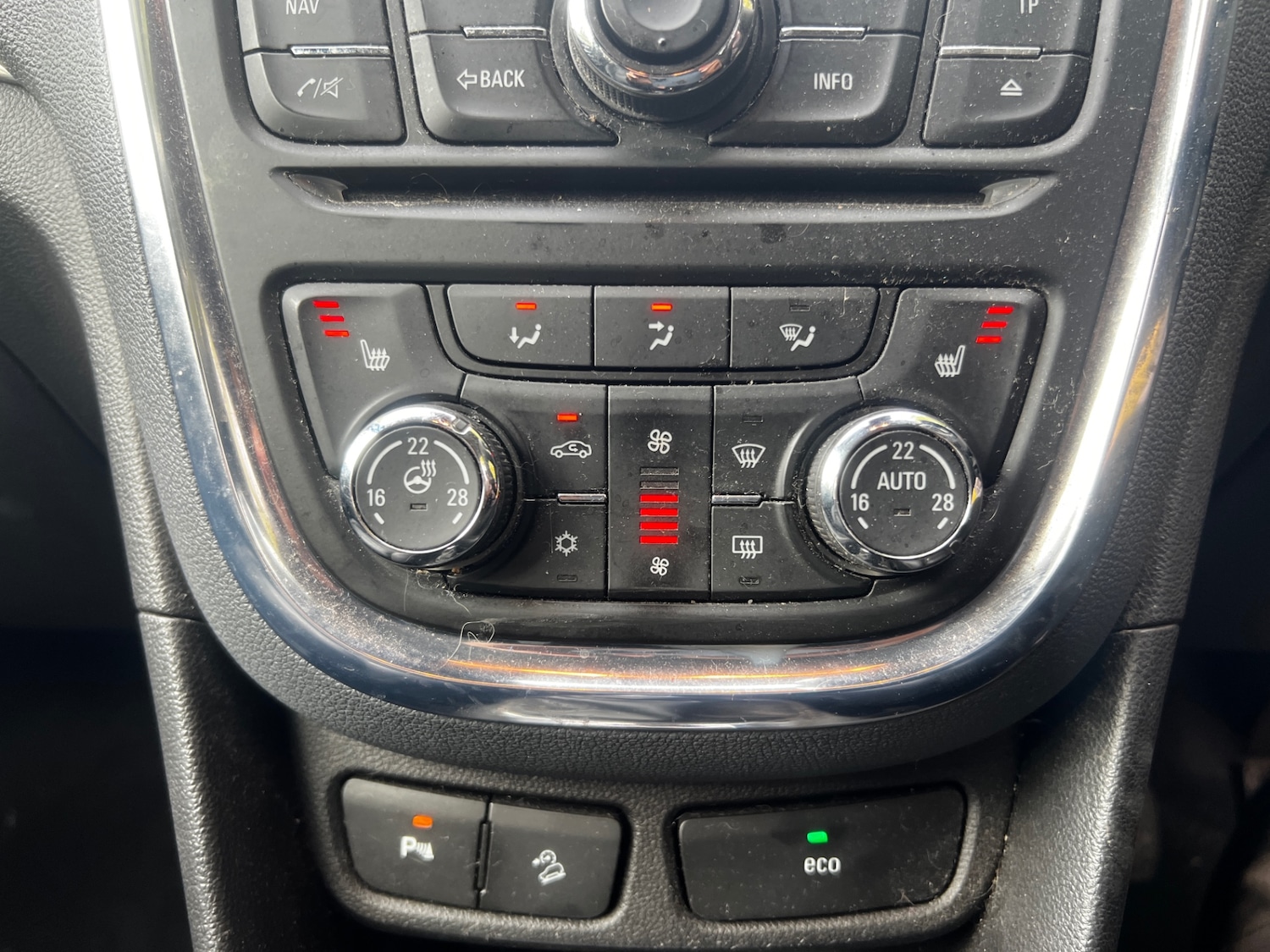 Used Vauxhall Mokka 2013 for sale - 76379069: Photo 16