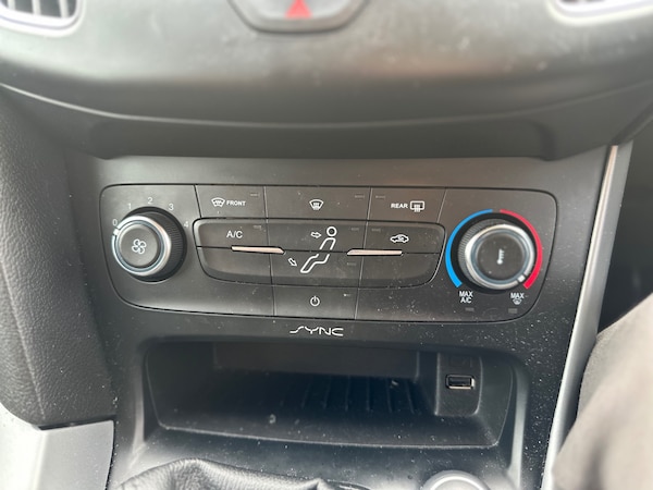 Used Ford Focus 2015 for sale - 76206131: Photo 16