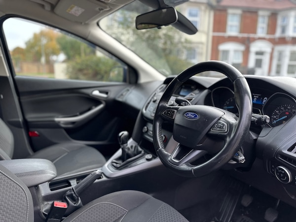 Used Ford Focus 2015 for sale - 76206131: Photo 6