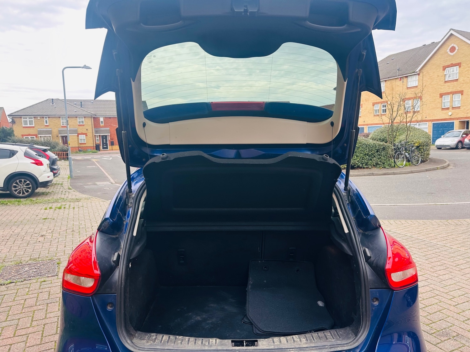 Used Ford Focus 2015 for sale - 76542930: Photo 11