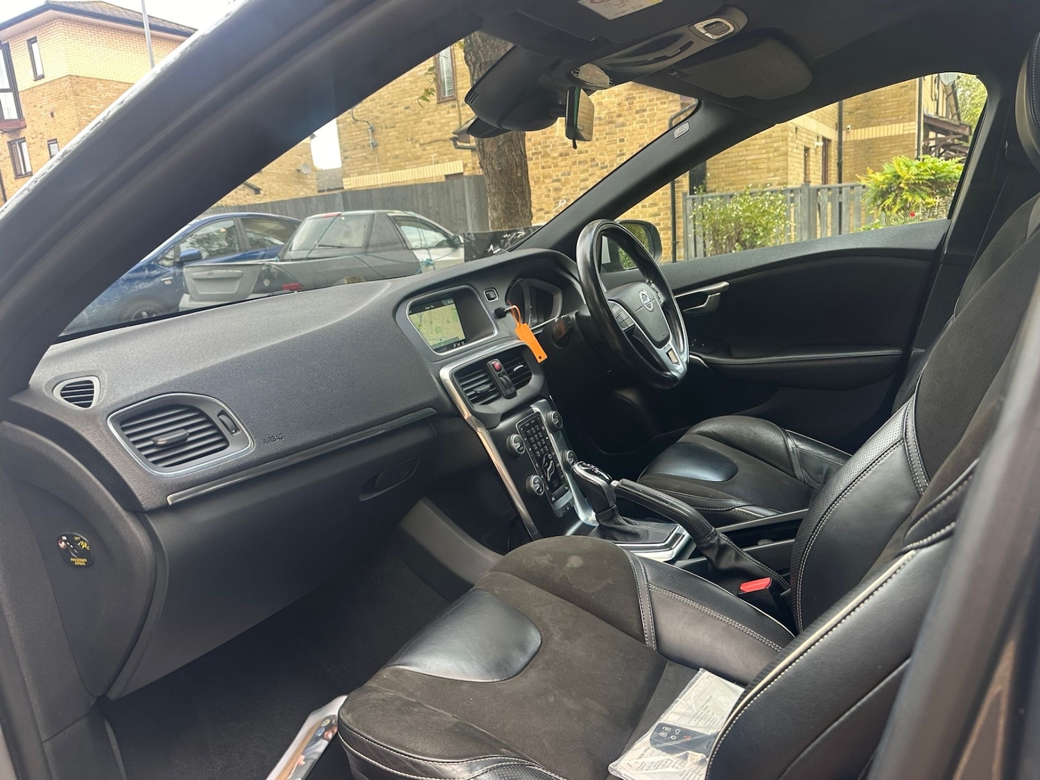 Used Volvo V40 2015 for sale - 76355279: Photo 11