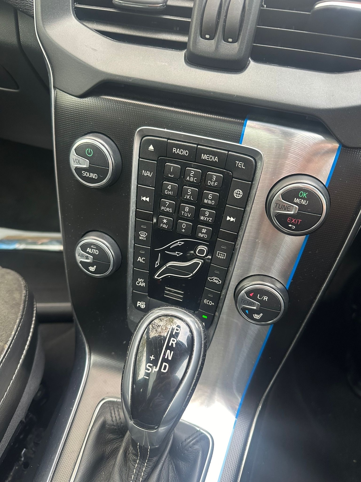 Used Volvo V40 2015 for sale - 76355279: Photo 20