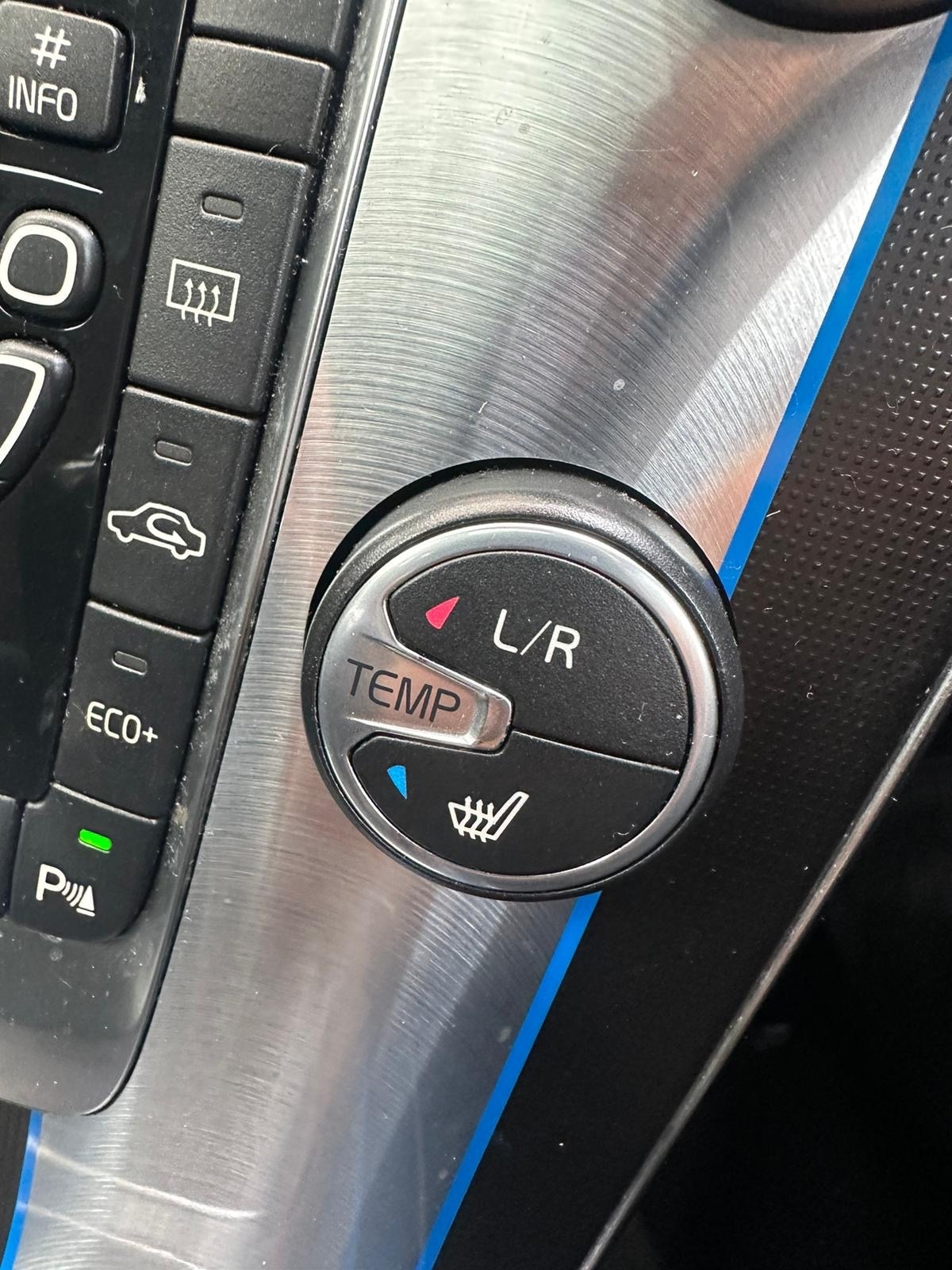 Used Volvo V40 2015 for sale - 76355279: Photo 21