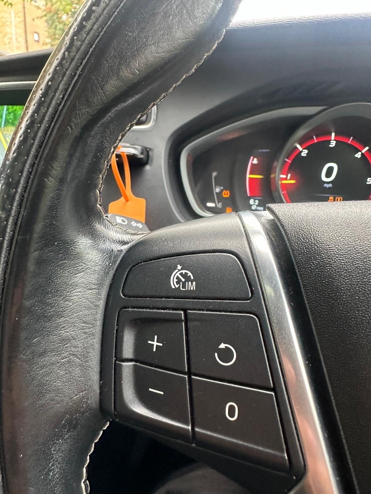 Used Volvo V40 2015 for sale - 76355279: Photo 22