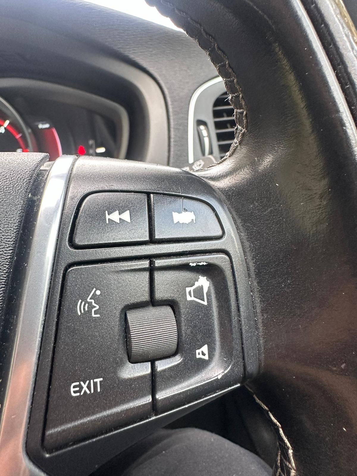 Used Volvo V40 2015 for sale - 76355279: Photo 23