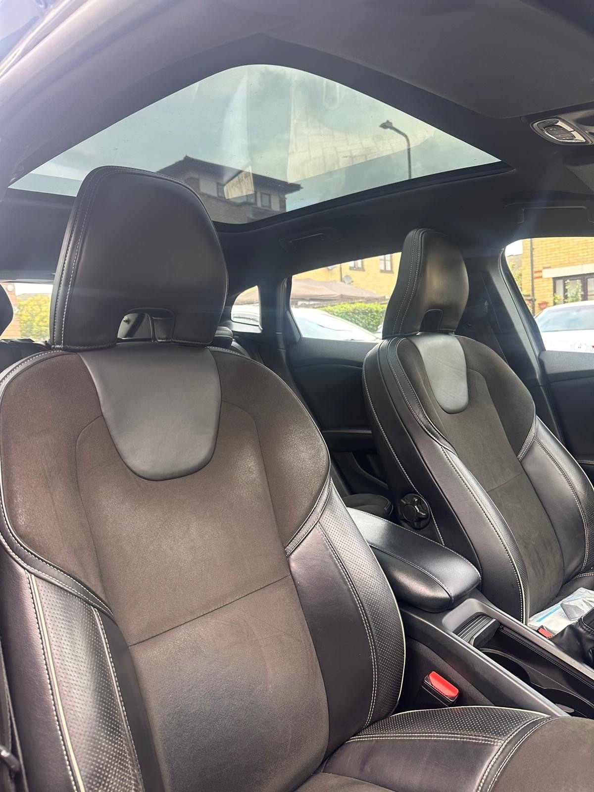 Used Volvo V40 2015 for sale - 76355279: Photo 25