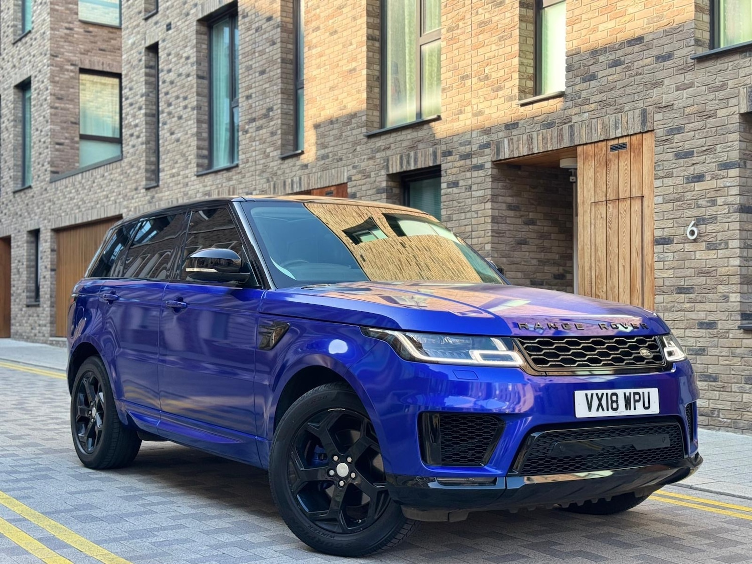 Used Land Rover Range Rover Sport 2018 for sale - 76287379: Photo 3