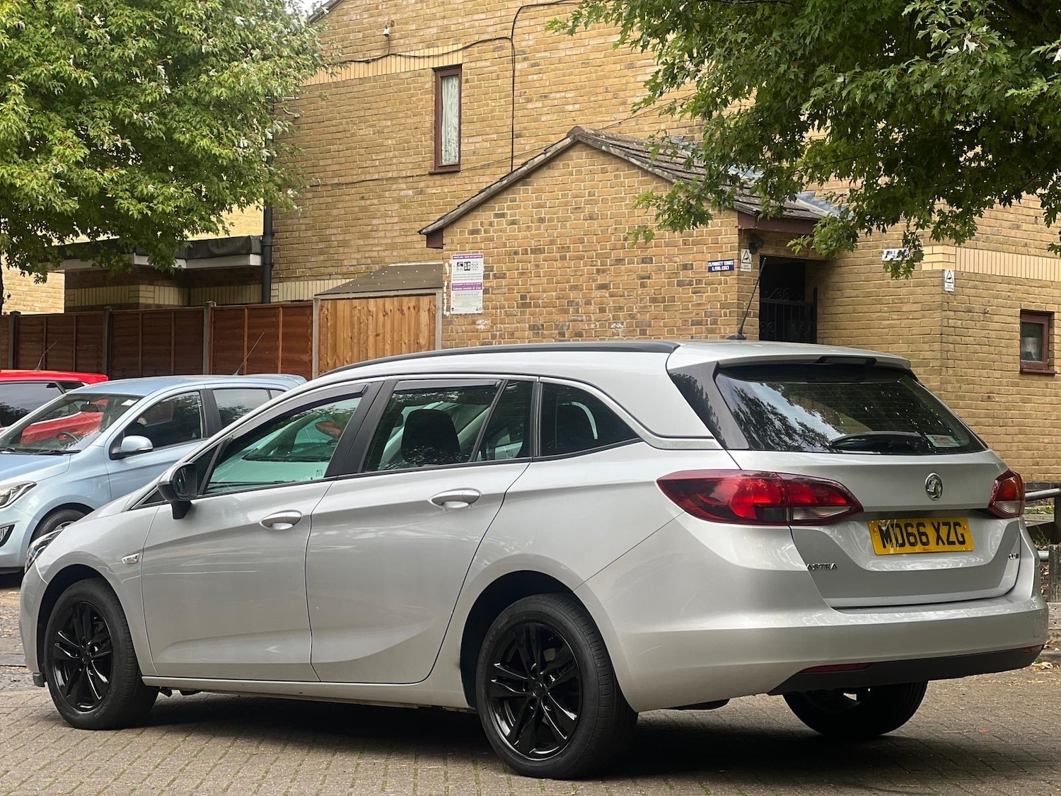 Used Vauxhall Astra 2017 for sale - 76131075: Photo 5