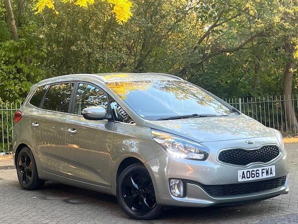 Used Kia Carens 2016 for sale - 76249336: Photo 1