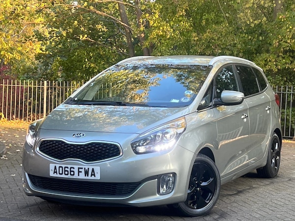 Used Kia Carens 2016 for sale - 76249336: Photo 3