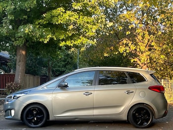 Used Kia Carens 2016 for sale - 76249336: Photo 4