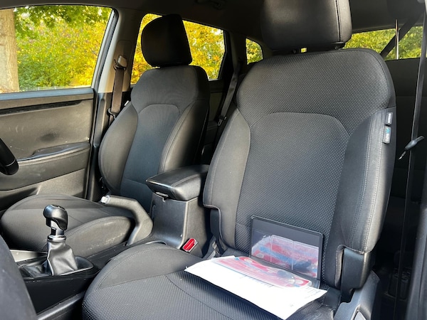 Used Kia Carens 2016 for sale - 76249336: Photo 8