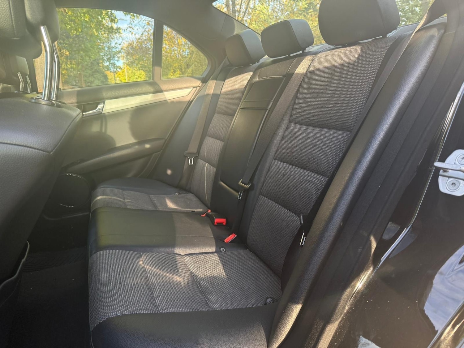 Used Mercedes-Benz C Class 2010 for sale - 76401792: Photo 11