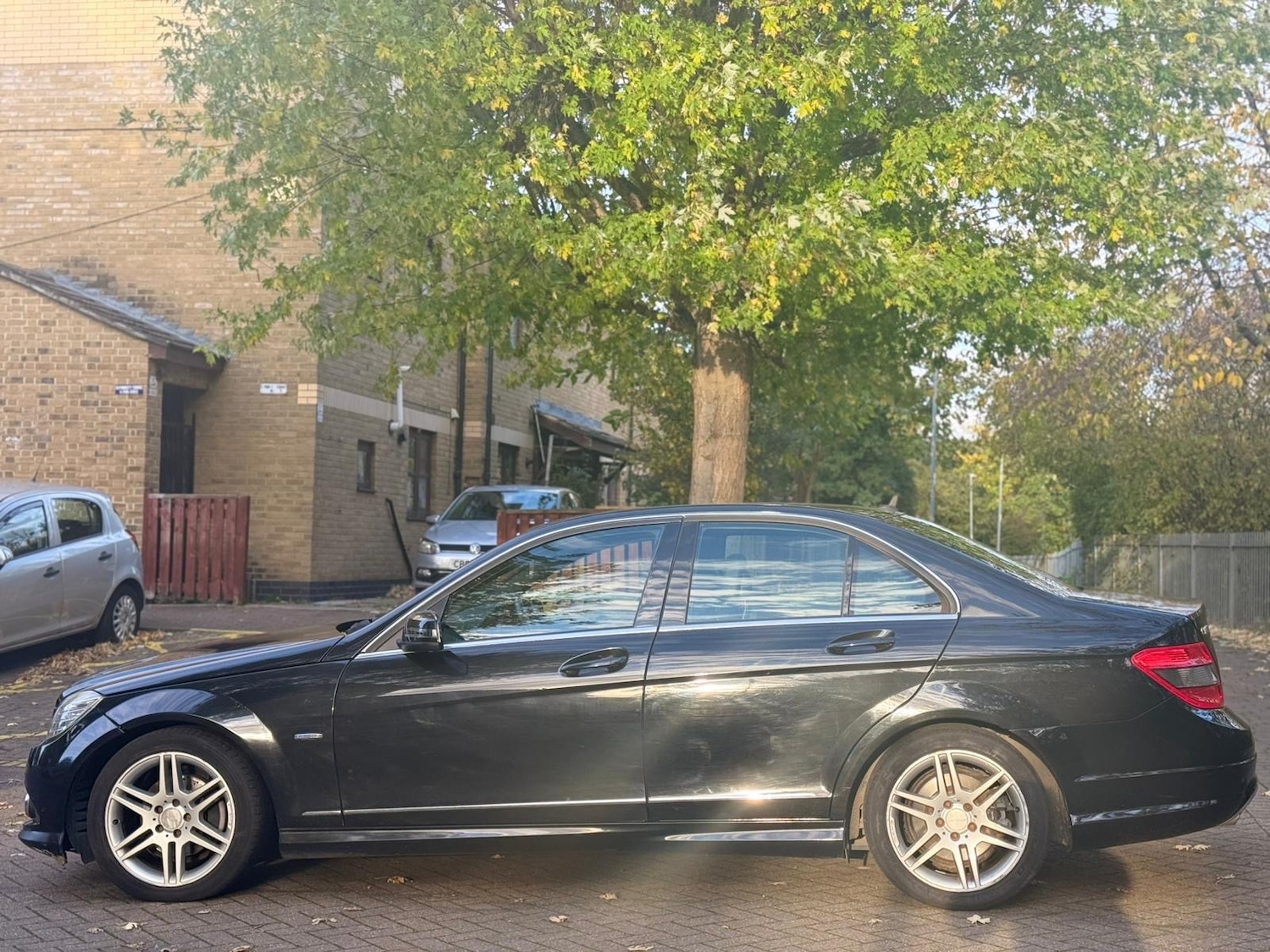 Used Mercedes-Benz C Class 2010 for sale - 76401792: Photo 7