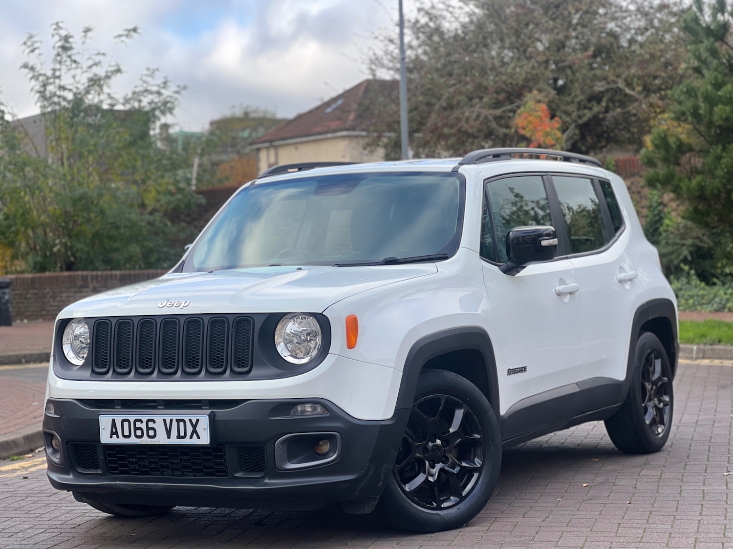 Used Jeep Renegade 2016 for sale - 76518470: Photo 1