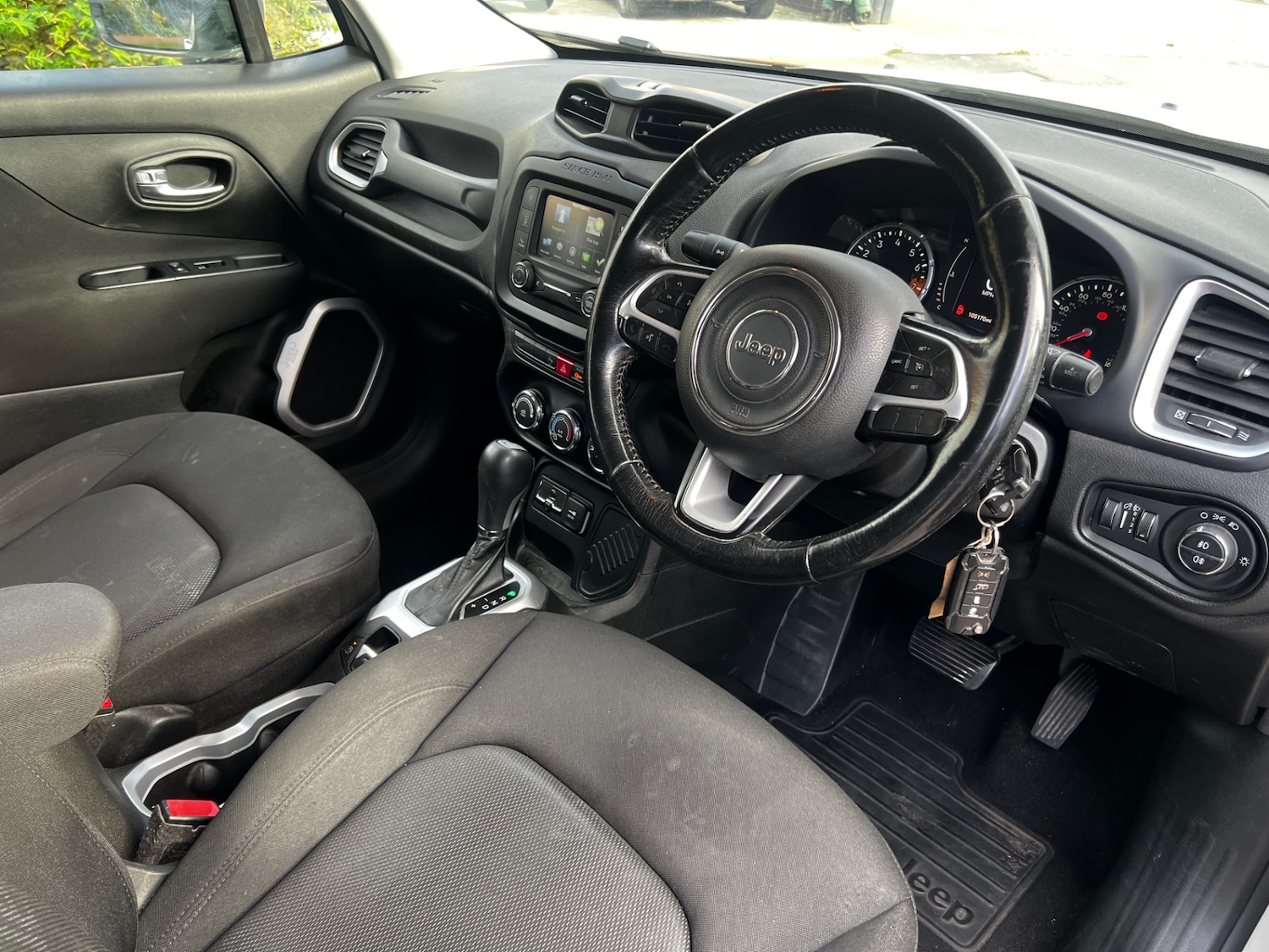 Used Jeep Renegade 2016 for sale - 76518470: Photo 8