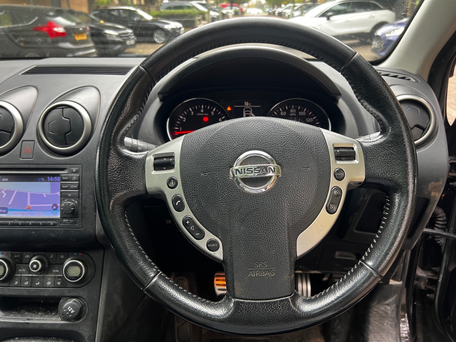 Used Nissan Qashqai 2011 for sale - 76242759: Photo 14