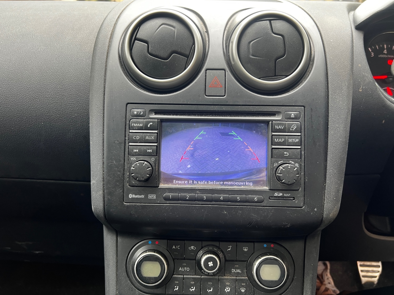 Used Nissan Qashqai 2011 for sale - 76242759: Photo 15