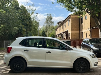Used Volkswagen Polo 2016 for sale - 76026895: Photo