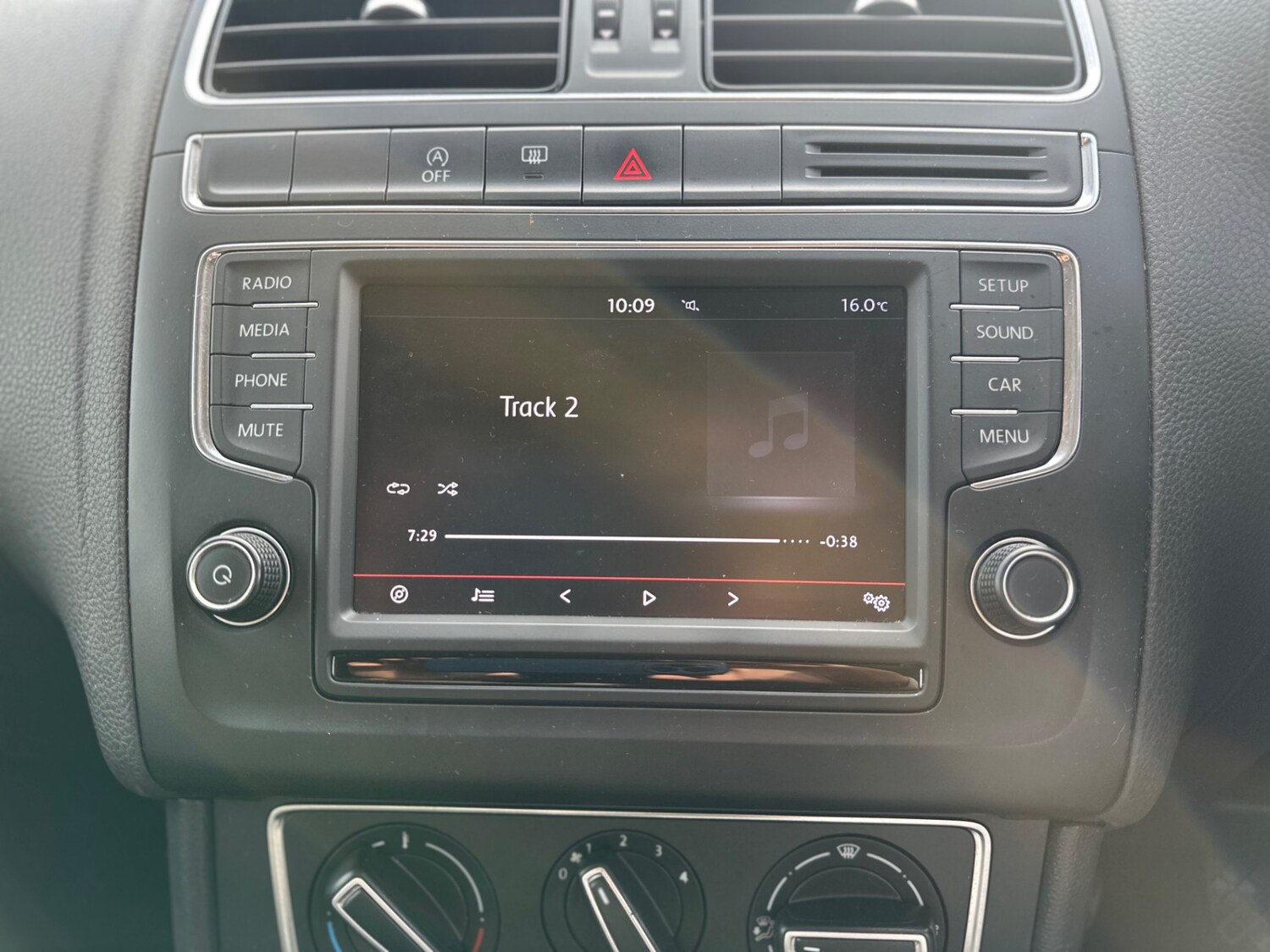 Used Volkswagen Polo 2015 for sale - 76554108: Photo 17