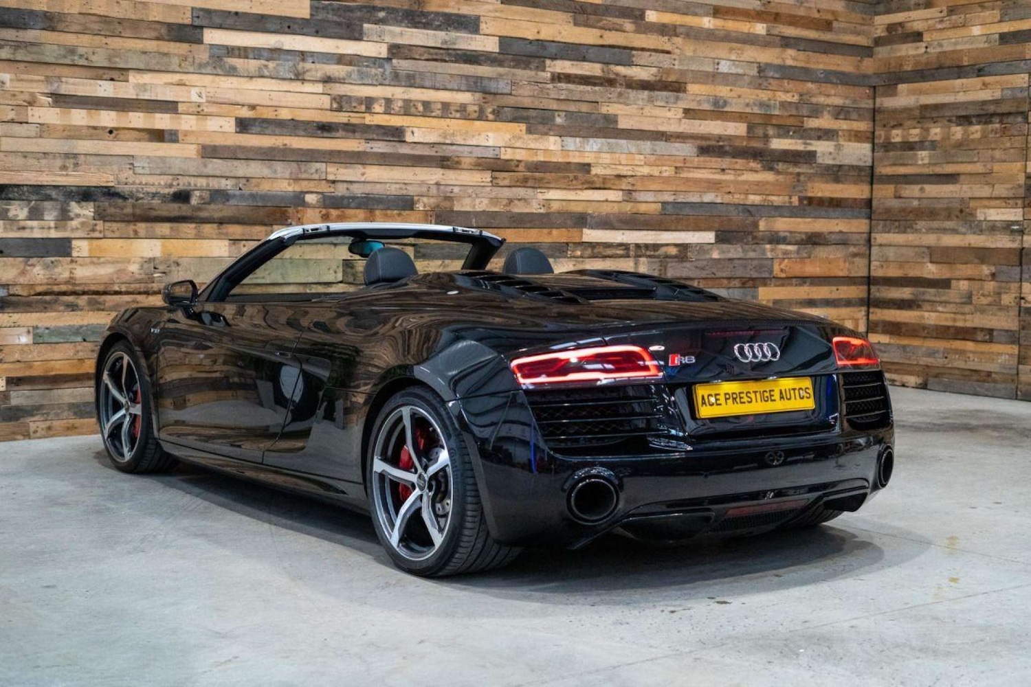 Used Audi R8 2015 for sale - 76372236: Photo 2