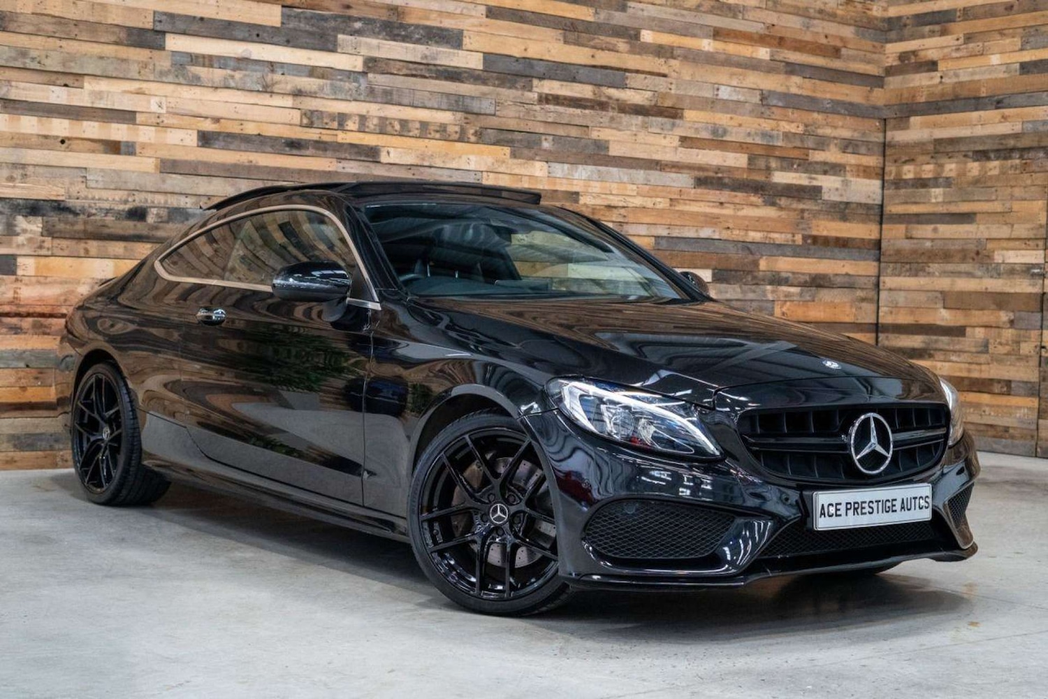 Used Mercedes-Benz C Class 2016 for sale - 77632193: Photo 1