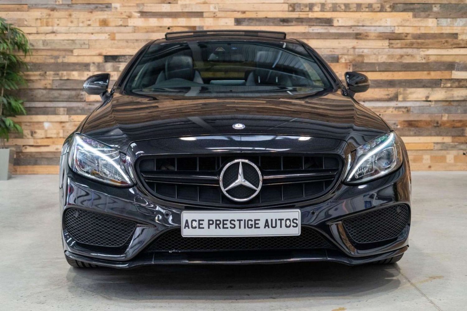 Used Mercedes-Benz C Class 2016 for sale - 77850601: Photo 4