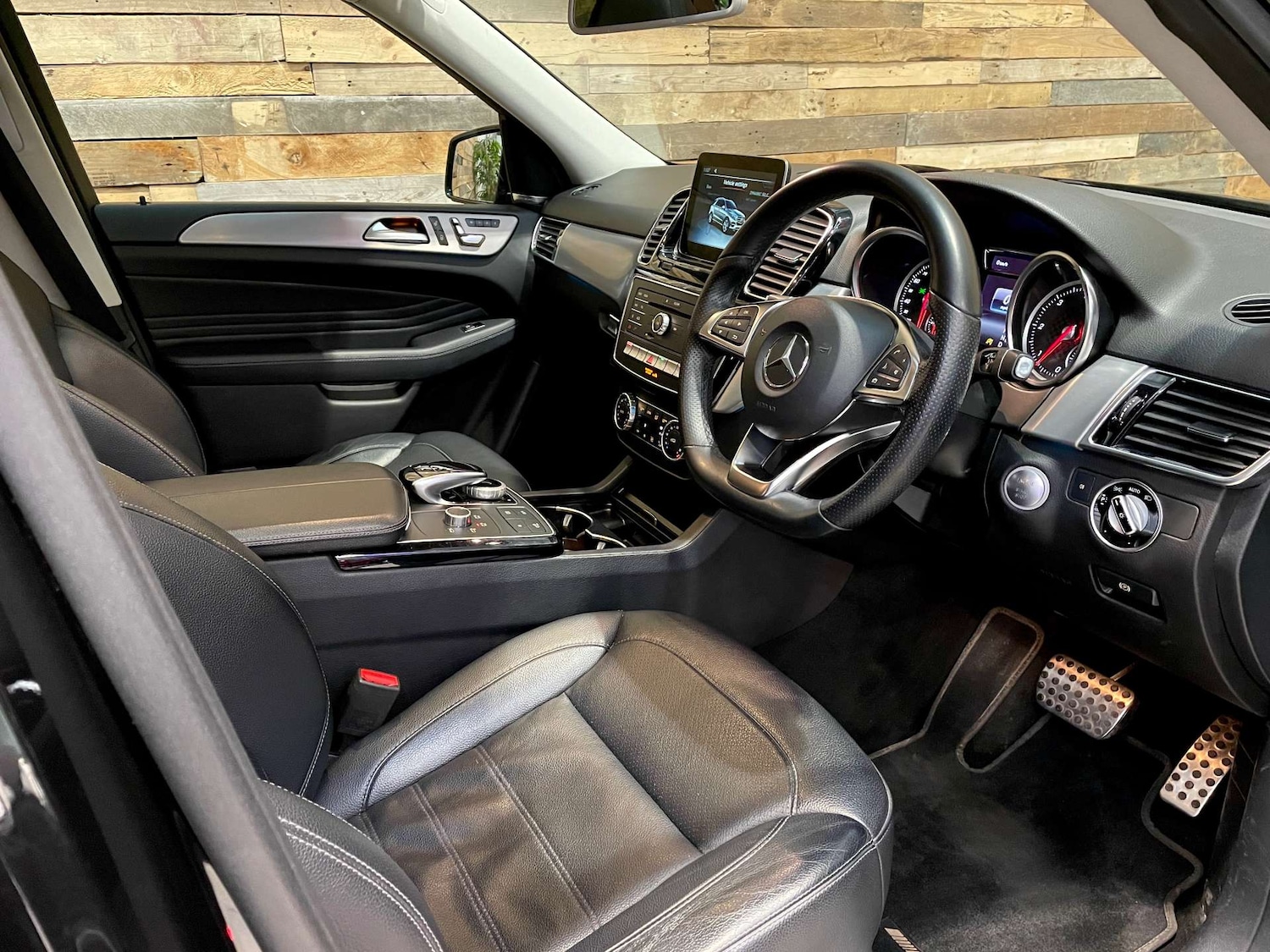 Used Mercedes-Benz GLE 2017 for sale - 77555441: Photo 3