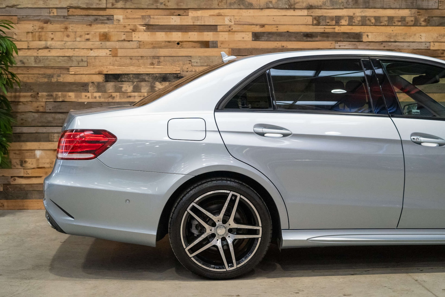 Used Mercedes-Benz E-Class 2015 for sale - 76162633: Photo 12