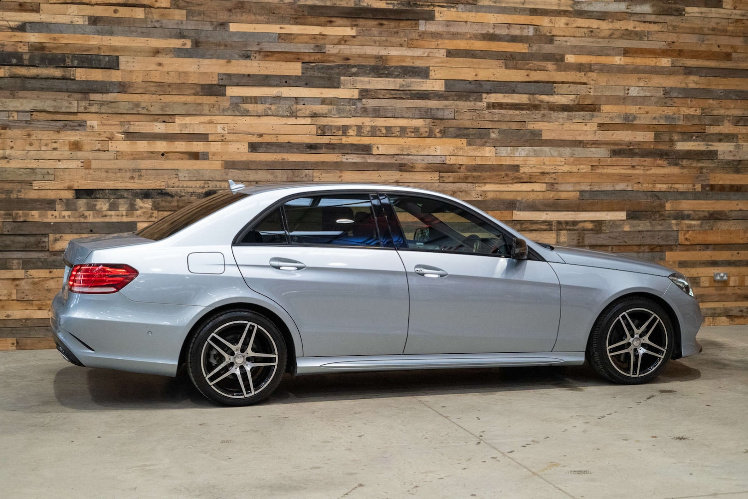 Used Mercedes-Benz E-Class 2015 for sale - 76162633: Photo 13