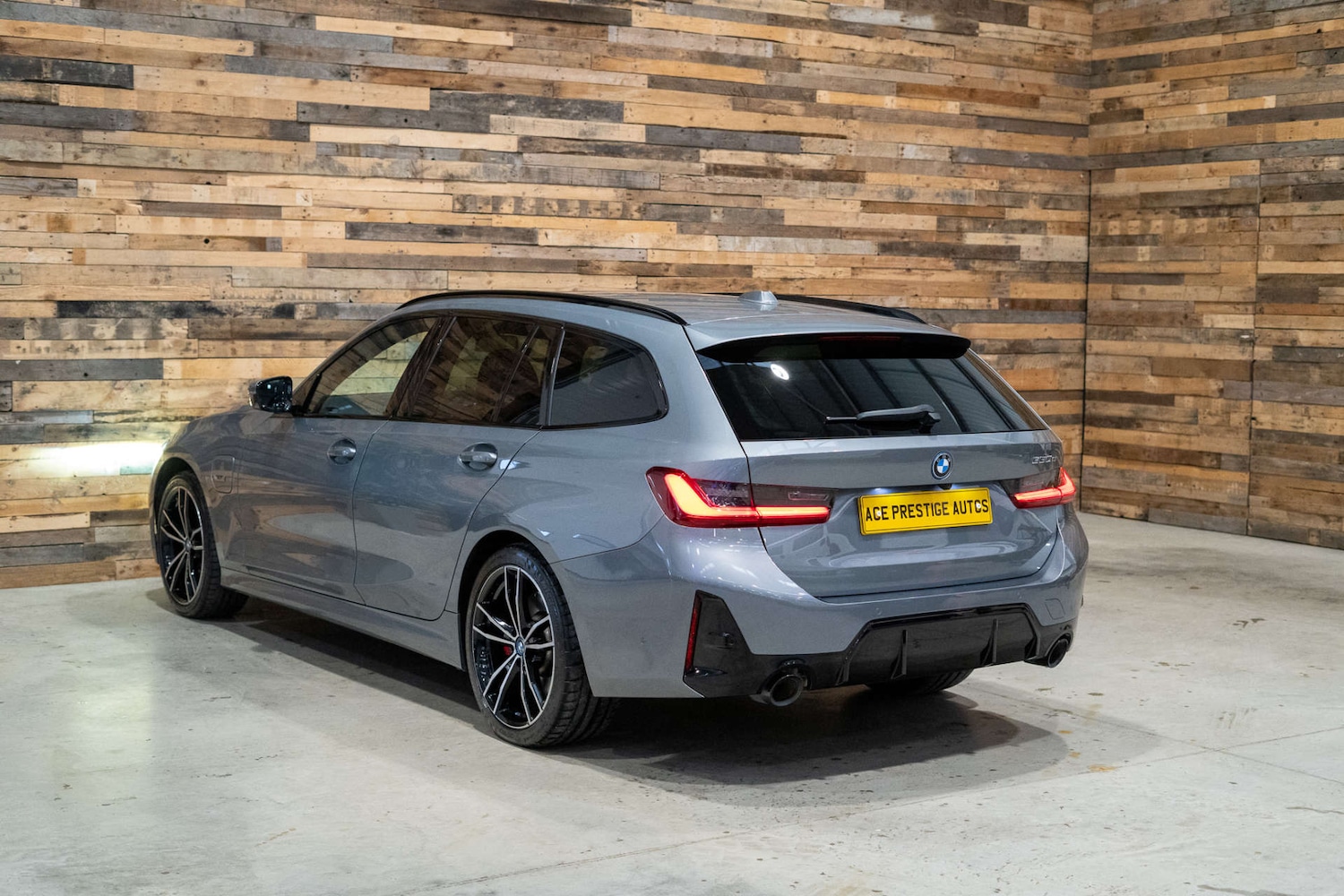 Used BMW 3 Series 2022 for sale - 76618171: Photo 2